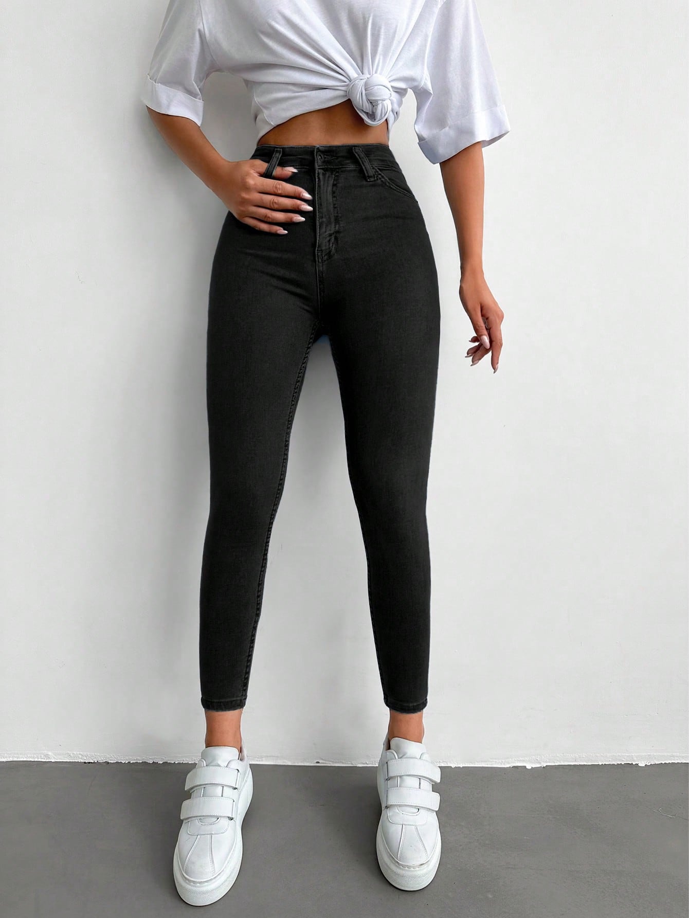 Laurene - Sharp Curve Jeans
