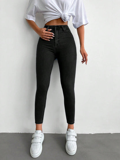 Laurene - Sharp Curve Jeans