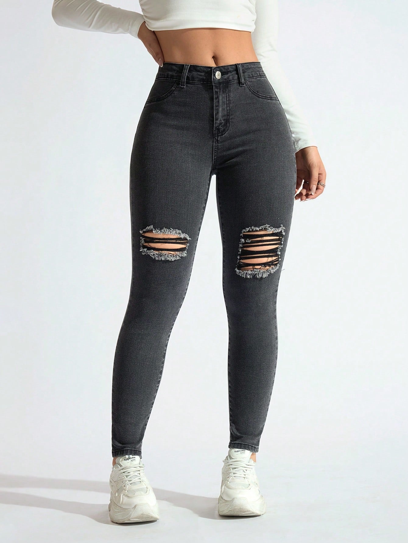 Cherry - Ripped Jeans