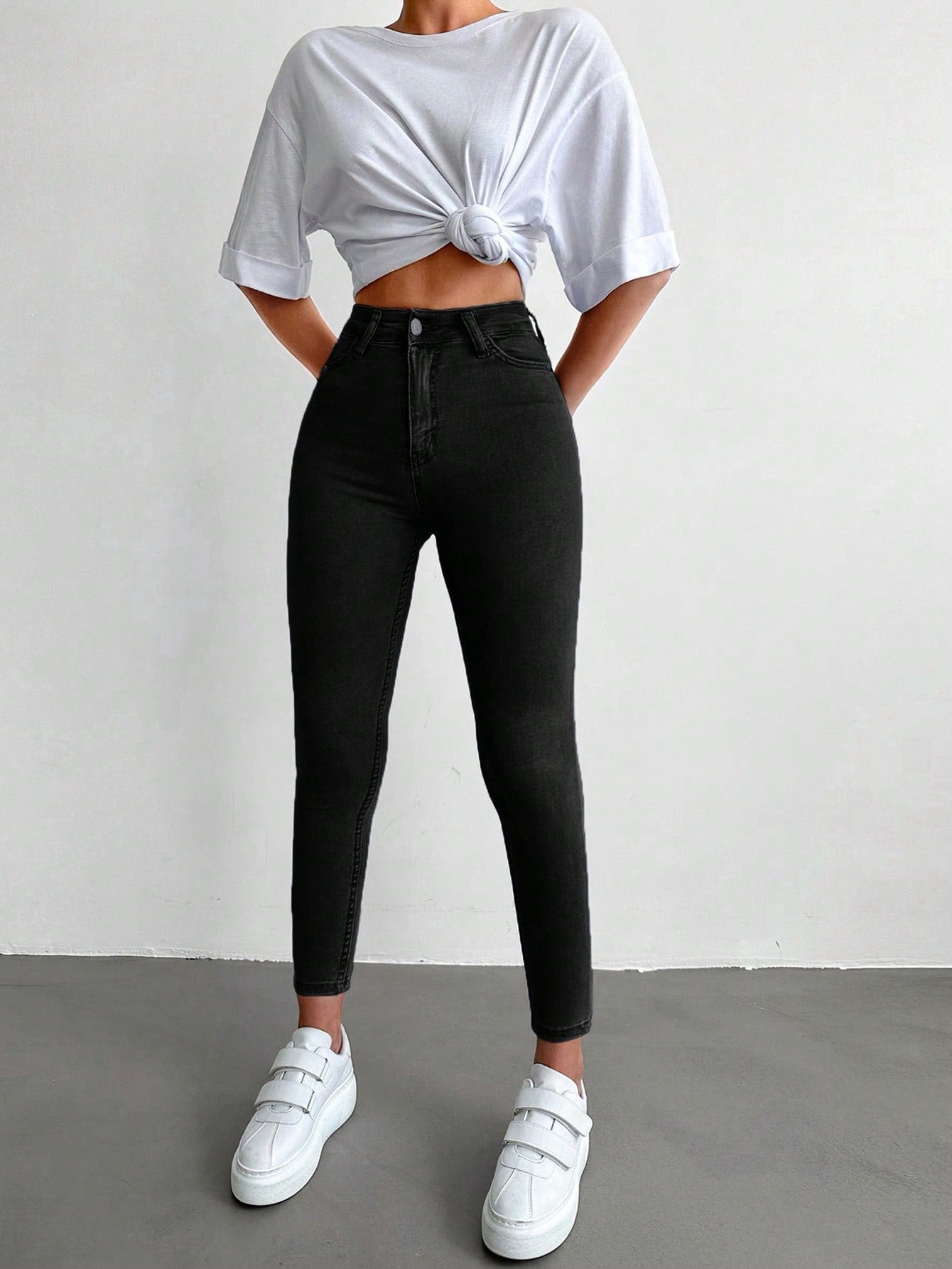 Laurene - Sharp Curve Jeans