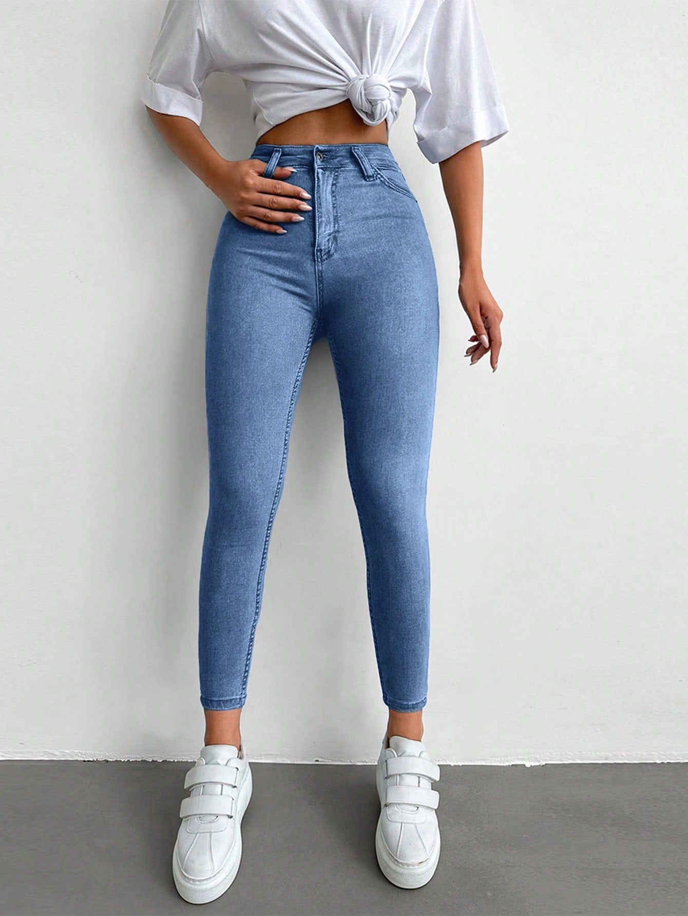 Laurene - Sharp Curve Jeans
